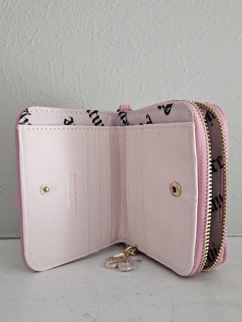 NWT Juicy Couture Retro Cherry Juicy Pink Lemonade Wallet With Wristlet Chain - Picture 7 of 8